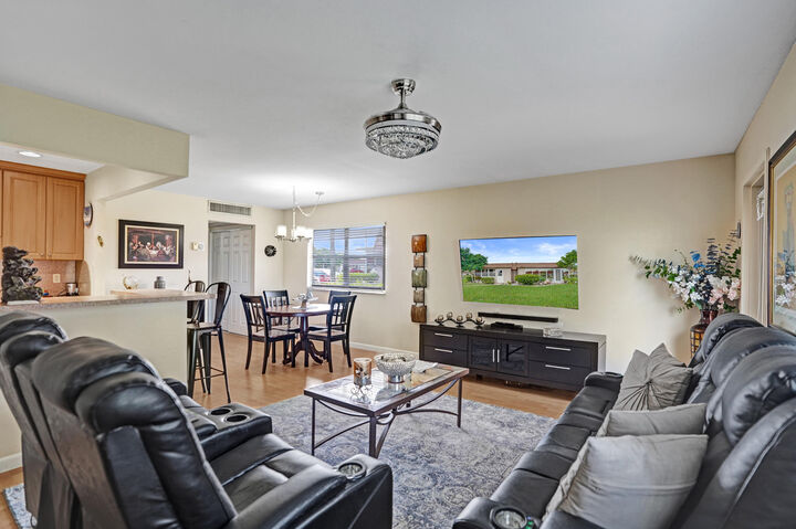 Property Photo:  338 Seville O  FL 33446 
