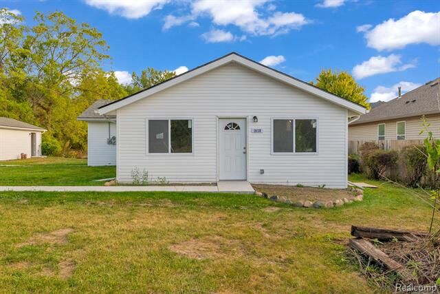 1038 Vinewood Street  Auburn Hills MI 48326 photo