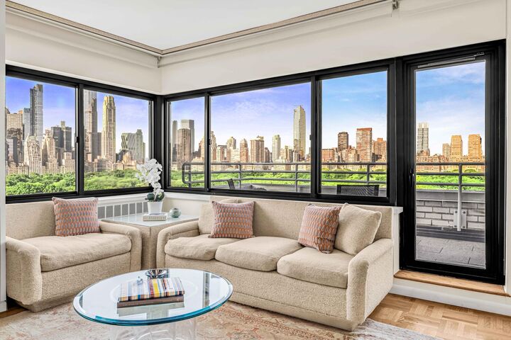 Property Photo:  910 5th Avenue 15A  NY 10021 