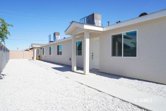 Property Photo:  1236 S Farragut St  CA 93555 