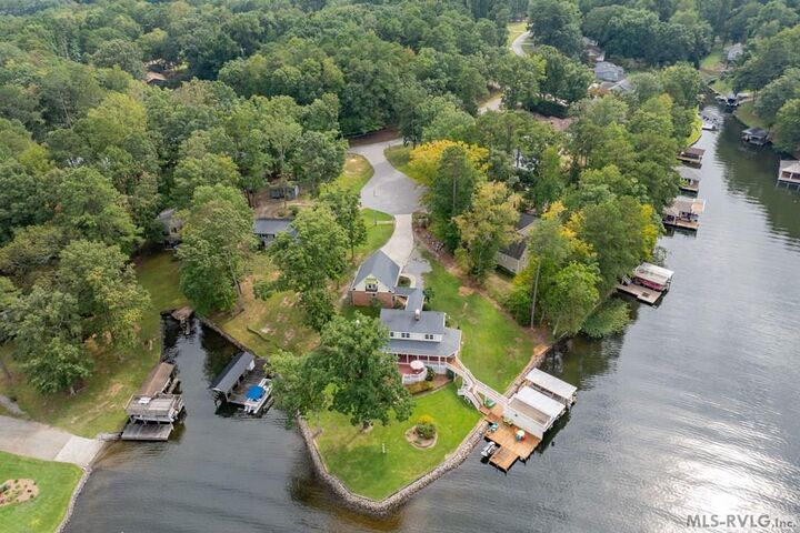 Property Photo:  108 Brentwood Circle  NC 27850 
