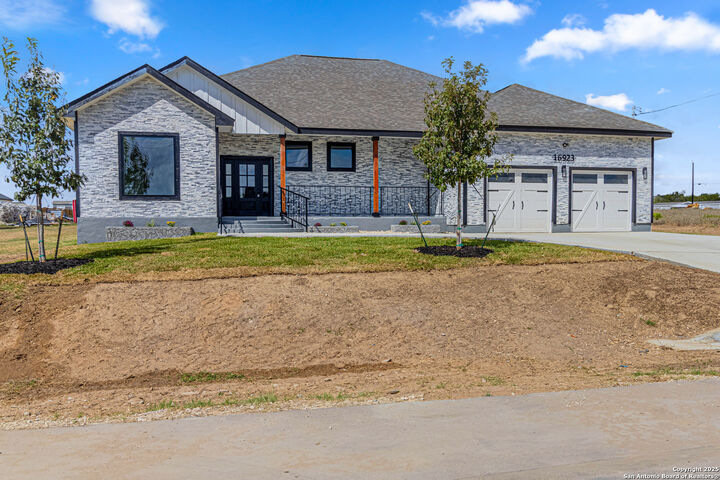 16923 Rancho Escondido  Atascosa TX 78002 photo