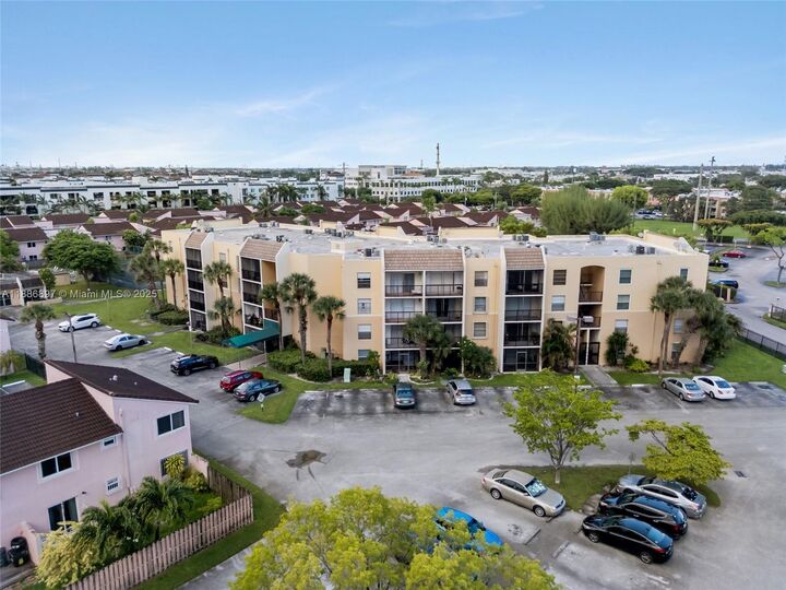 8005 Lake Dr 404  Doral FL 33166 photo