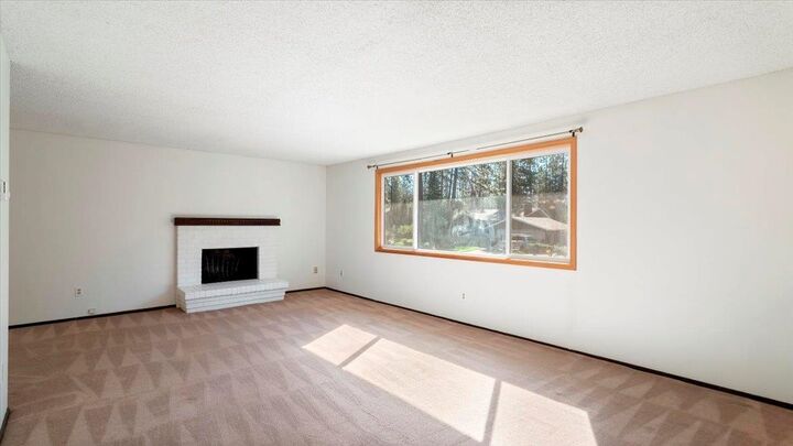 Property Photo:  815 E Bedivere Dr  WA 99218 