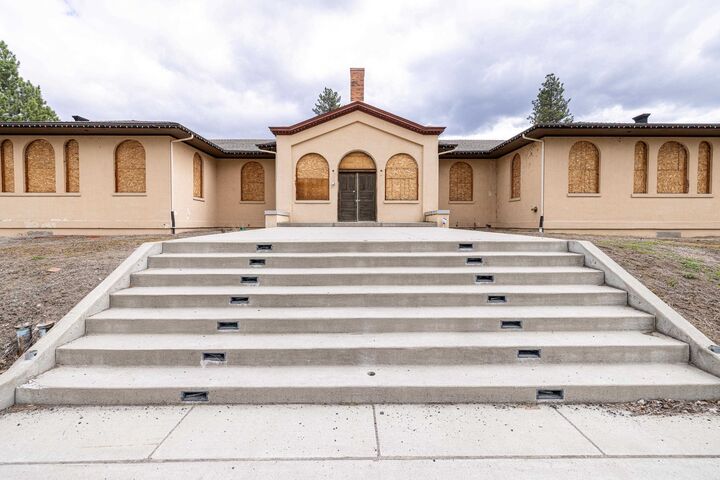 Property Photo:  2225 S Inland Empire Way  WA 99224 