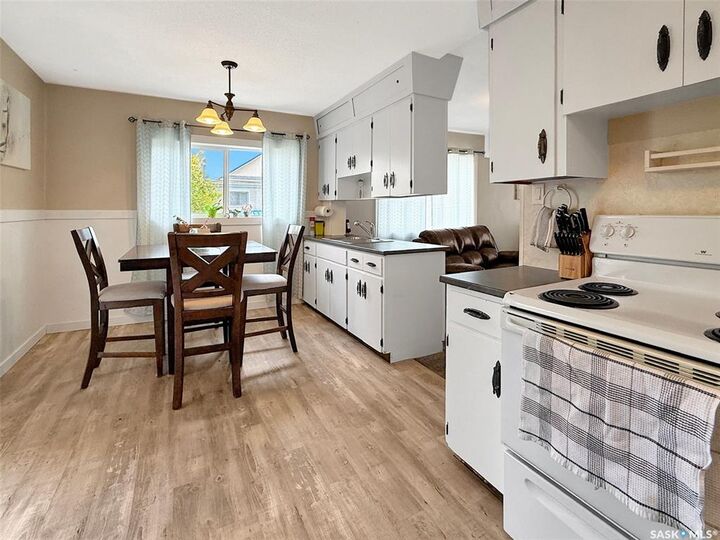 Property Photo:  17 3rd Avenue NE  SK S9H 2G3 