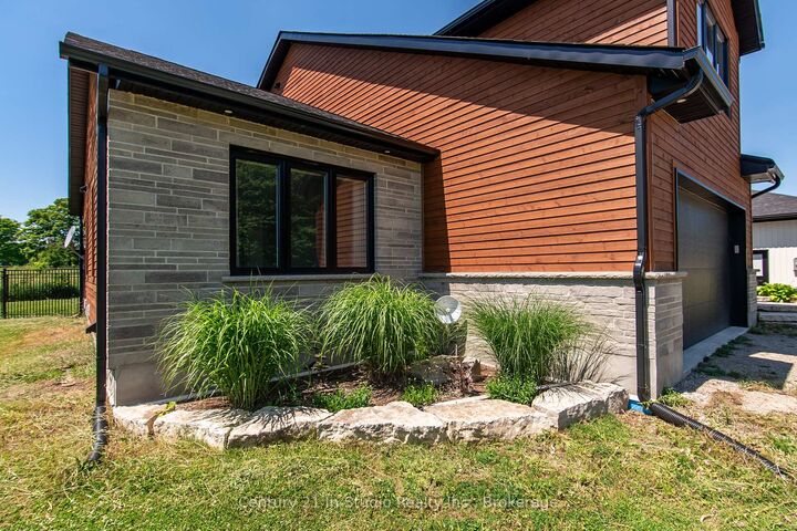 Property Photo:  67 Everett Road  ON N0H 2T0 