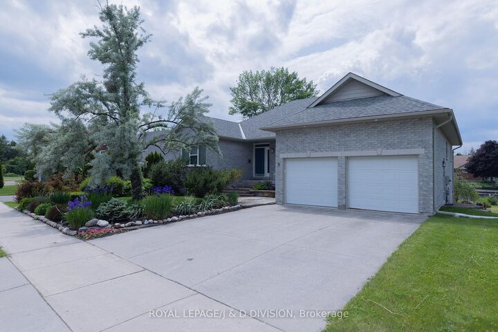 9 Victoria Avenue  Selwyn ON K0L 2H0 photo