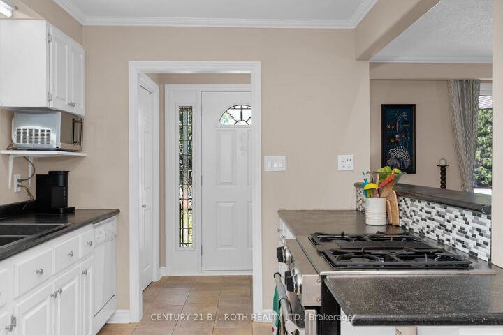 Property Photo:  2123 Mildred Avenue  ON L9S 2B9 