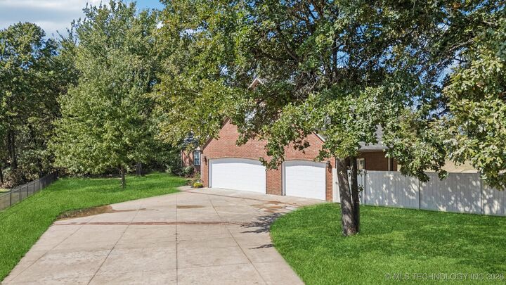 Property Photo:  13606 S 261st  OK 74429 