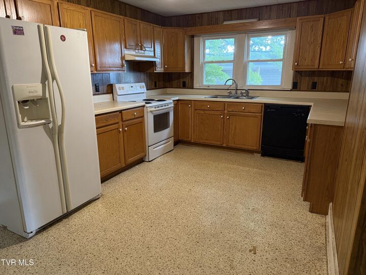 Property Photo: 610 North Hasson Street TN 37857