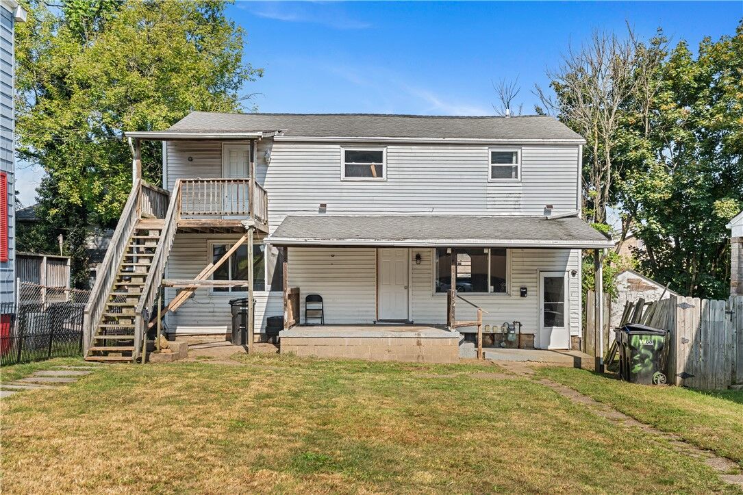 Property Photo: 1302 Irwin St PA 15001