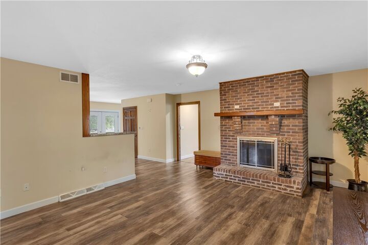 Property Photo:  1225 Mercer Rd  PA 16117 