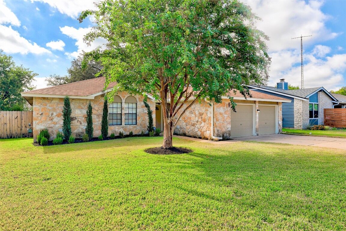Property Photo:  12101 Wander Lane  TX 78750 