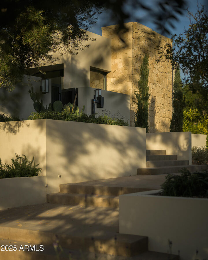 Property Photo:  4510 E Maderos Del Cuenta Drive  AZ 85253 