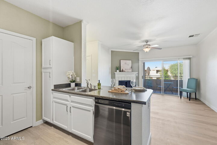 Property Photo: 16013 S Desert Foothills Parkway 2055 AZ 85048