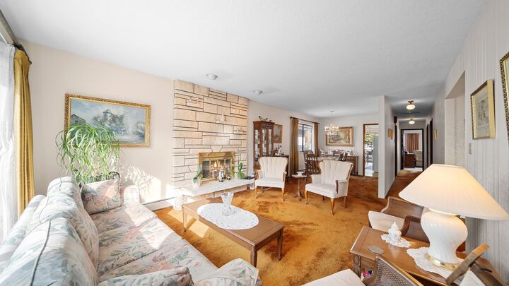 Property Photo: 271 E 38th Avenue BC V5W 1H3