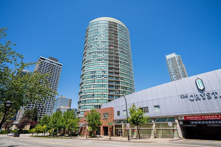 Property Photo: 6088 Willingdon Avenue 1702 BC V5H 4V2