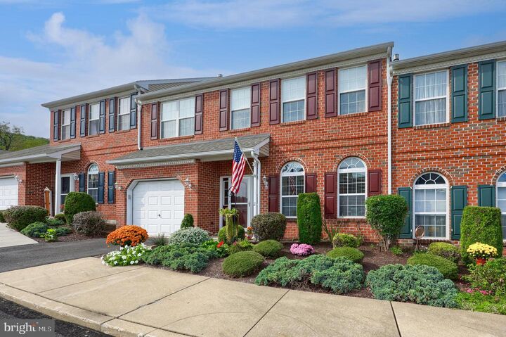 Property Photo:  2 Newlin Way  PA 19607 