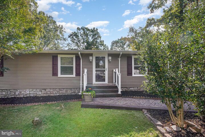 Property Photo:  2 David Court  VA 22554 