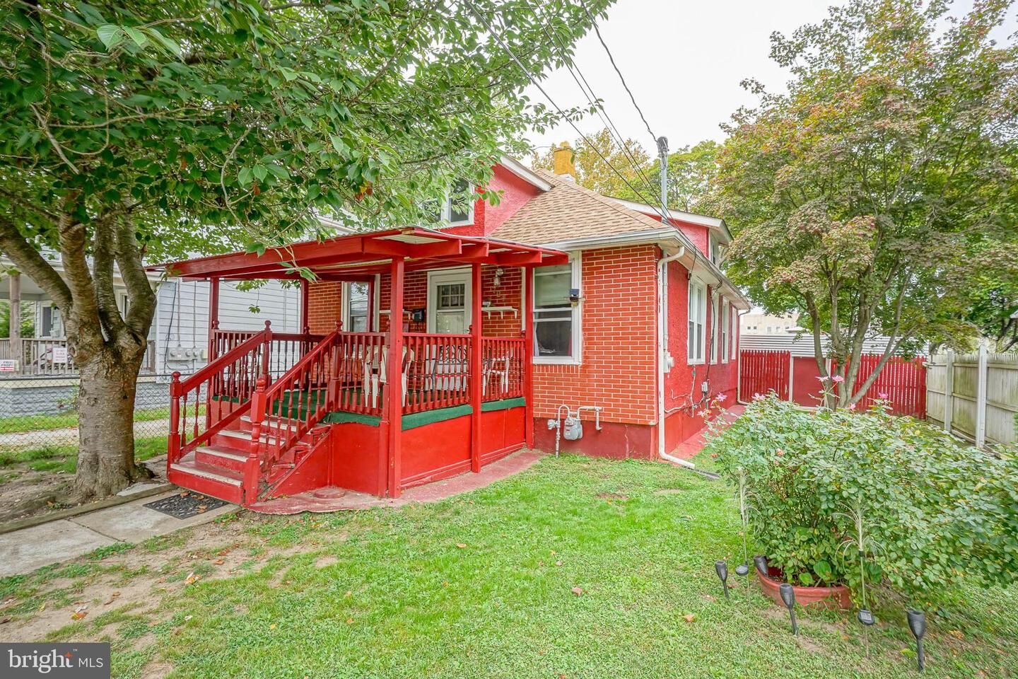 Property Photo:  724 E Grape Street  NJ 08360 