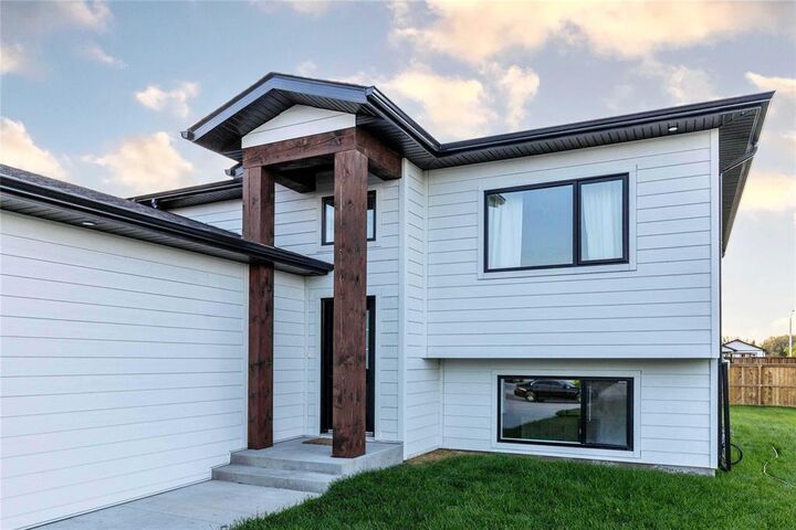 Photo de la propriété: 10 Falcon Bay MB R5H 0B8