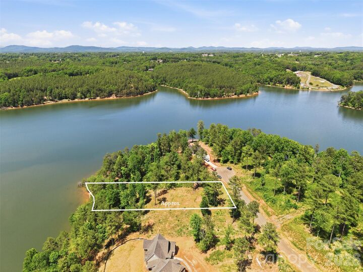 Property Photo:  3067 Jumping Run 103  NC 28612 