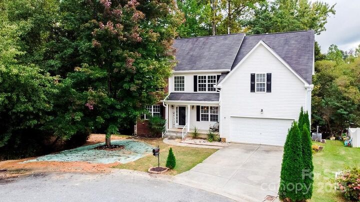 Property Photo: 5306 Grandover Drive NC 28054