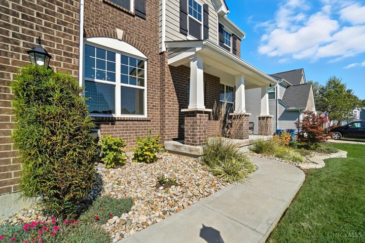Property Photo: 1218 Twin Gate Run OH 45102