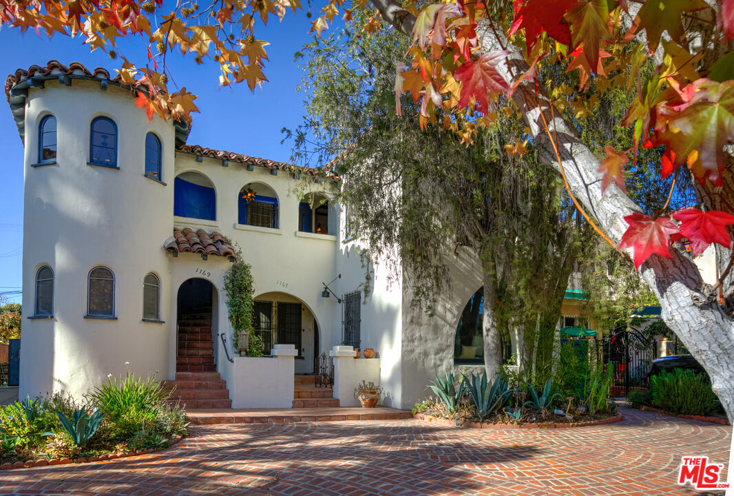 Property Photo:  1169 Hi Point  CA 90035 