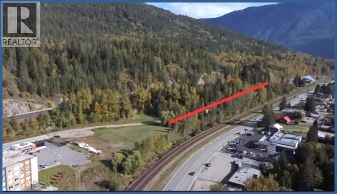 1640 Bend Frontage Road  Revelstoke BC V0E 2S0 photo