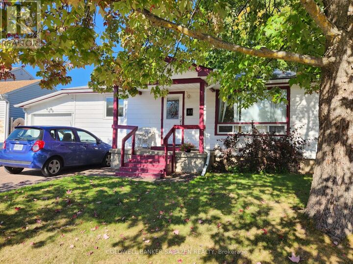 Property Photo:  44 Third Avenue South  ON K7S 1Y5