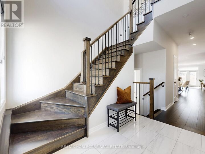 Property Photo: 593 Settlers Road West ON L6M 4K6
