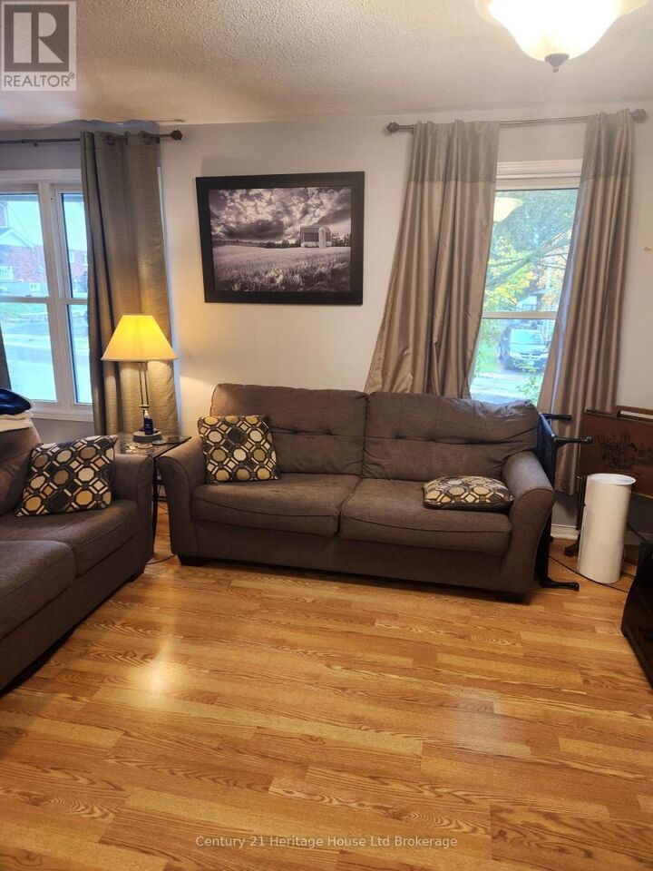 Property Photo:  140 Dover Street  ON N4S 3M1