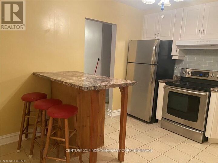 Property Photo:  74 Daleview Crescent  ON N5X 1H1 