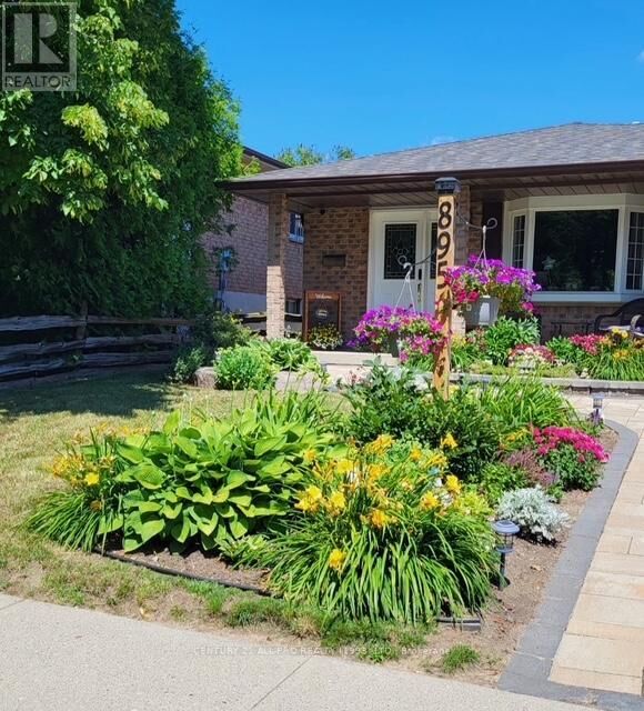 Property Photo:  895 Exeter Street  ON L1G 6R9 