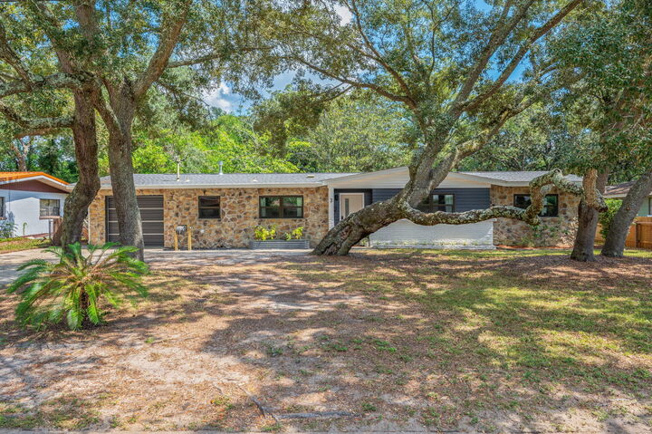 Property Photo:  3 SE Waynel Circle  FL 32548 