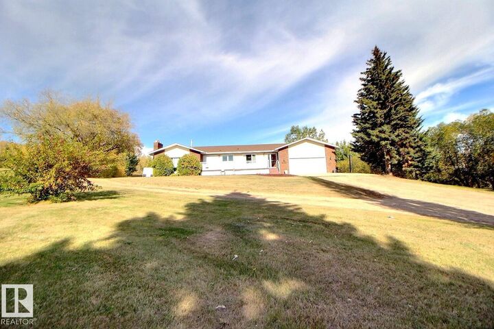 Property Photo:  23516 Twp Road 560 96  AB T0A 0K4 