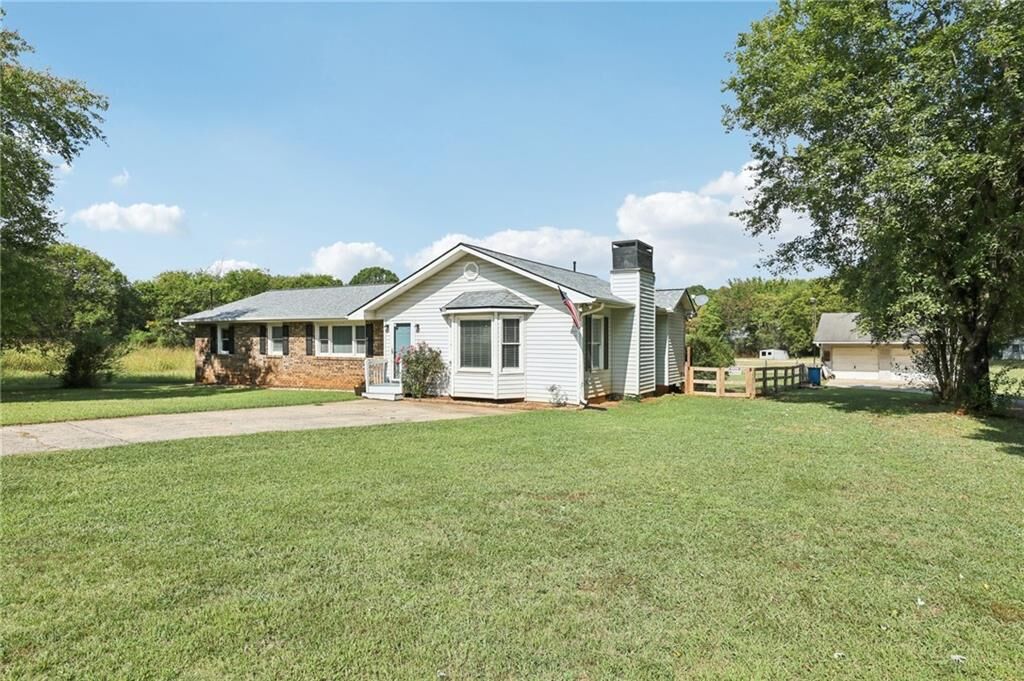 Property Photo: 289 Old Cassville White Road NW GA 30121