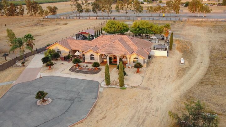 Property Photo: 23452 Road 20 CA 93610
