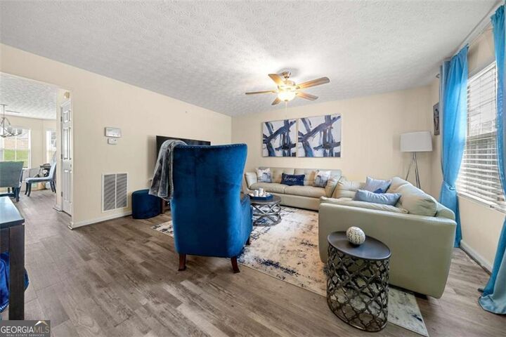 Property Photo: 1320 Revelstoke Cove GA 30296