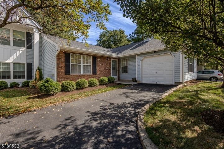 Property Photo:  412 Hawkshead Way  NJ 08873 