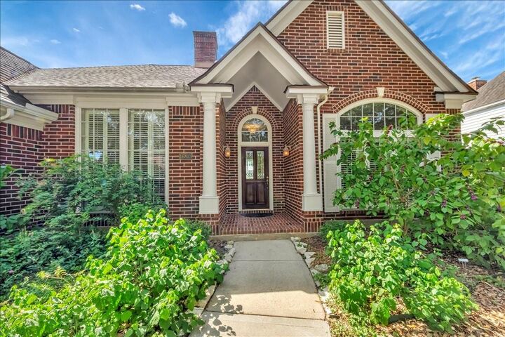 Property Photo: 16815 Middle Forest Drive TX 77059