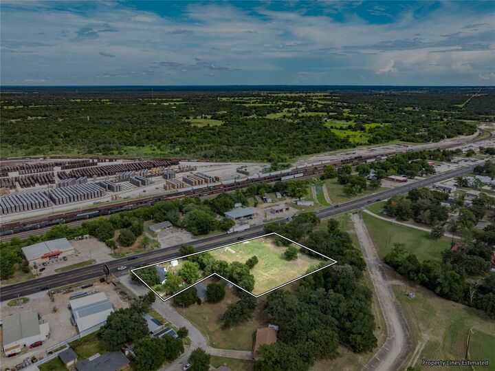 Property Photo: 210 Rosa Lee/Hwy 36 N Lane TX 77879