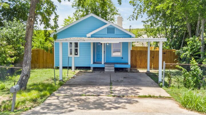 Property Photo: 8402 Bassett Street TX 77051