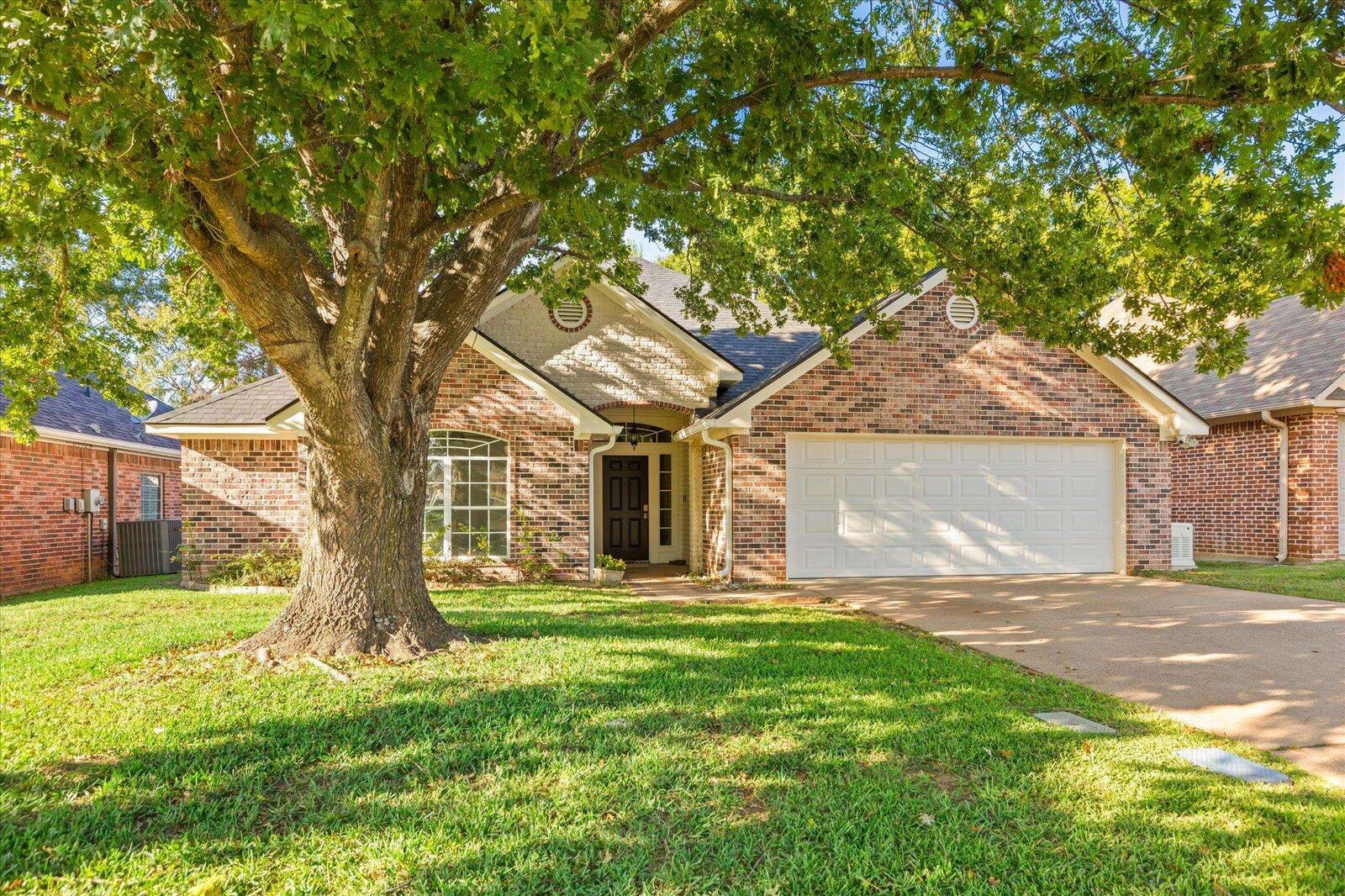 Property Photo:  3515 Longmorn Ln  TX 75604 