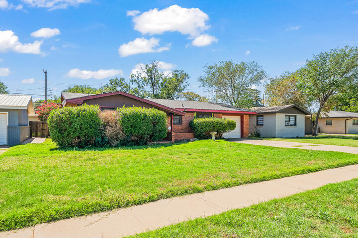 Property Photo: 2513 52nd Street TX 79413