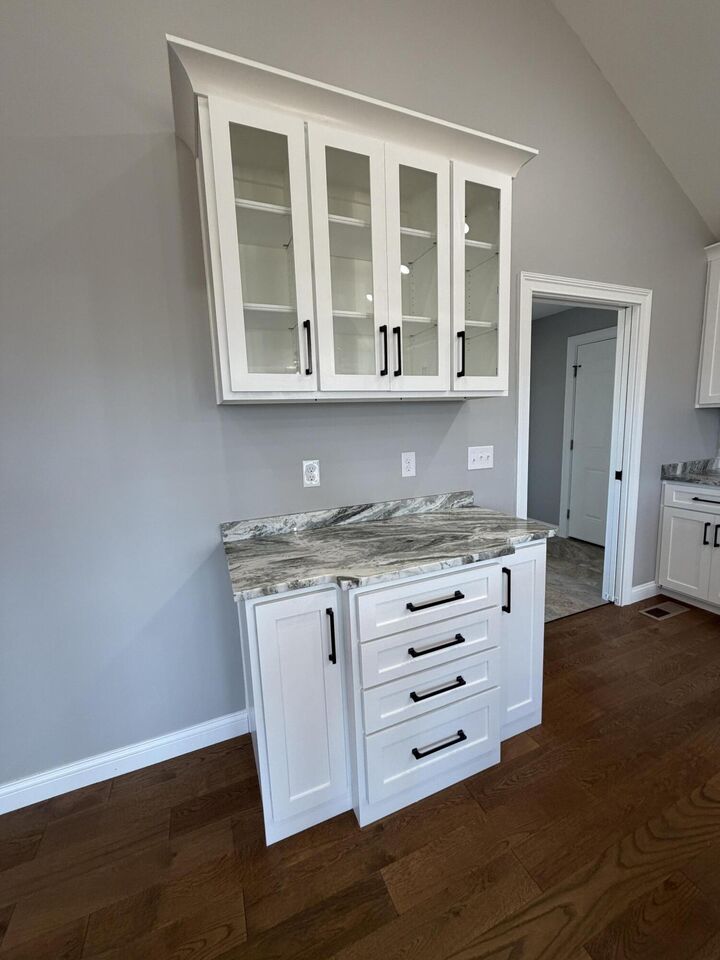 Property Photo:  101 Lone Oak Court  KY 42503 