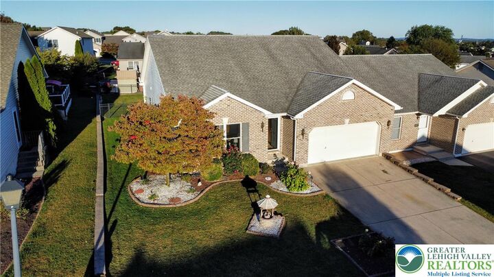 3031 Eisenhower Drive  Allen Twp PA 18067 photo