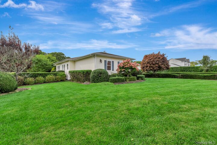 Property Photo:  32 Sycamore Drive  NY 11940 